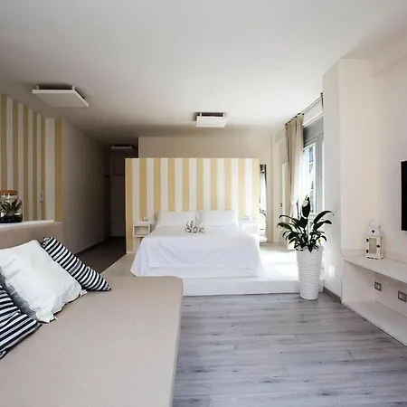 Downtown Como-luxury *