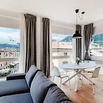 Apartment Downtown Como-luxury Como