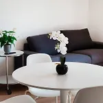 Apartment Downtown Como-luxury *